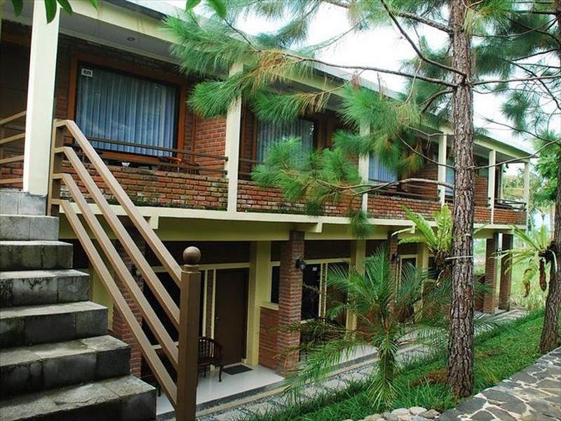 Bukit Alamanda Resort Garut Exterior photo