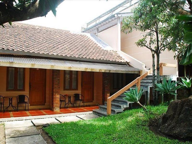 Bukit Alamanda Resort Garut Exterior photo