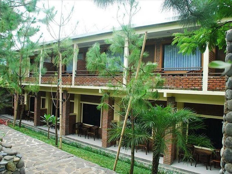 Bukit Alamanda Resort Garut Exterior photo