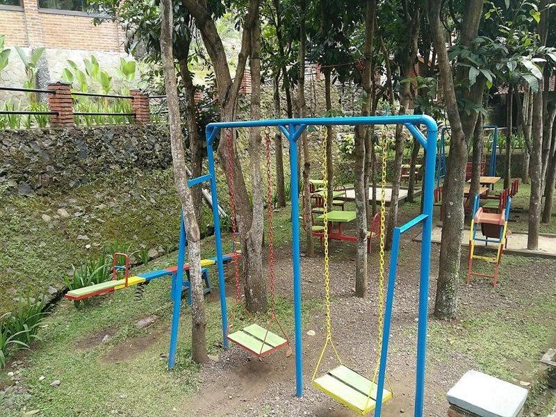 Bukit Alamanda Resort Garut Exterior photo