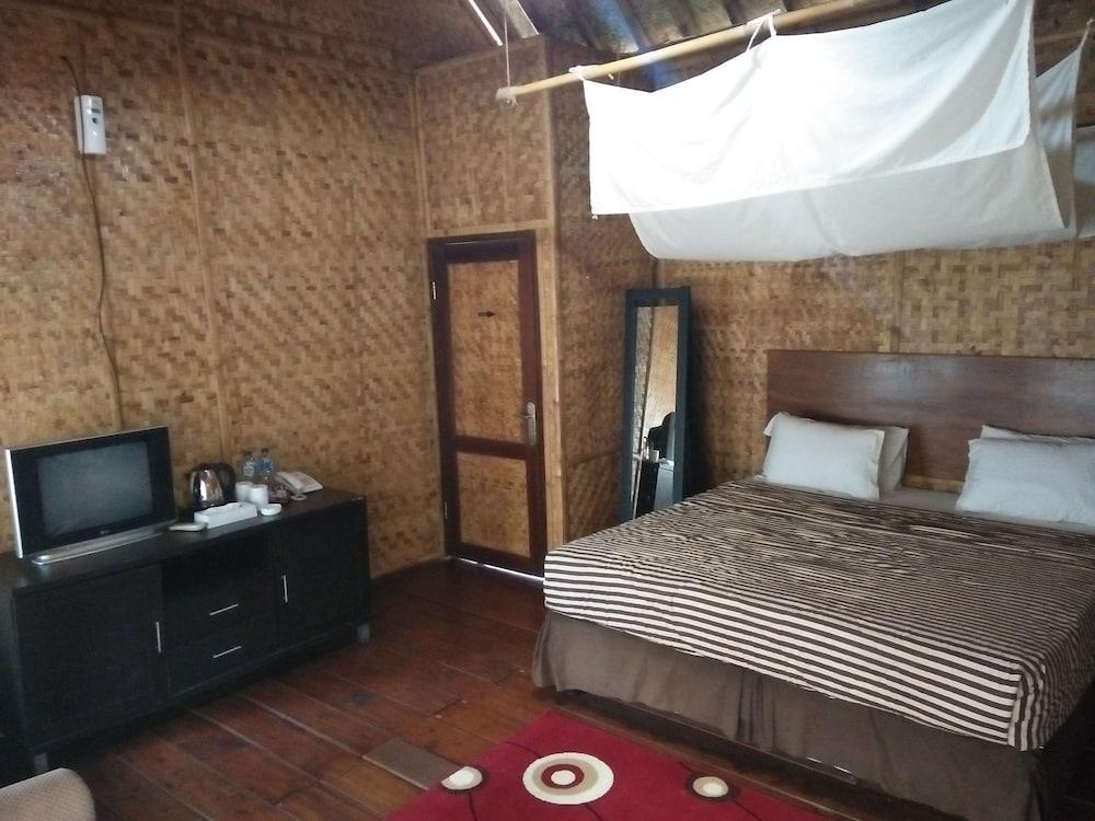 Bukit Alamanda Resort Garut Exterior photo