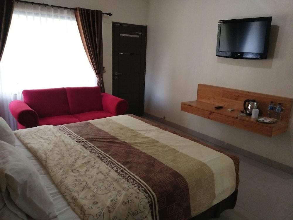 Bukit Alamanda Resort Garut Exterior photo