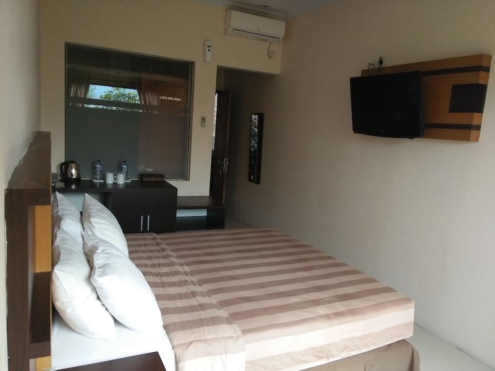 Bukit Alamanda Resort Garut Exterior photo