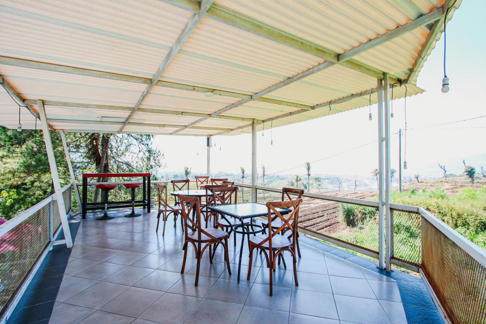 Bukit Alamanda Resort Garut Exterior photo